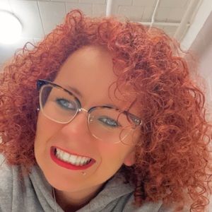 Meet your Posher, Roxanne